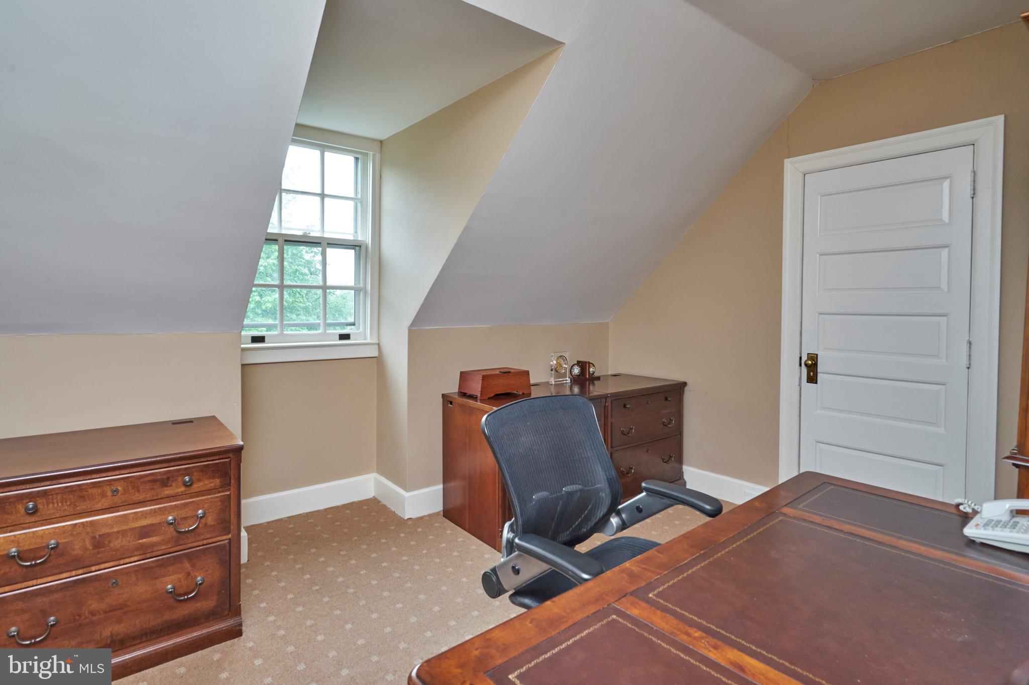 CHESTNUT HILL - Residential