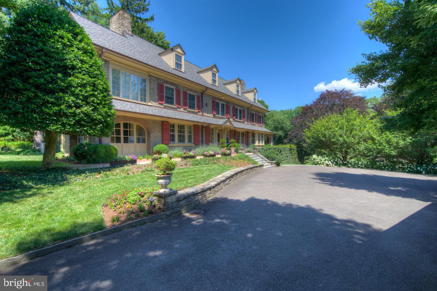 CHESTNUT HILL - Residential