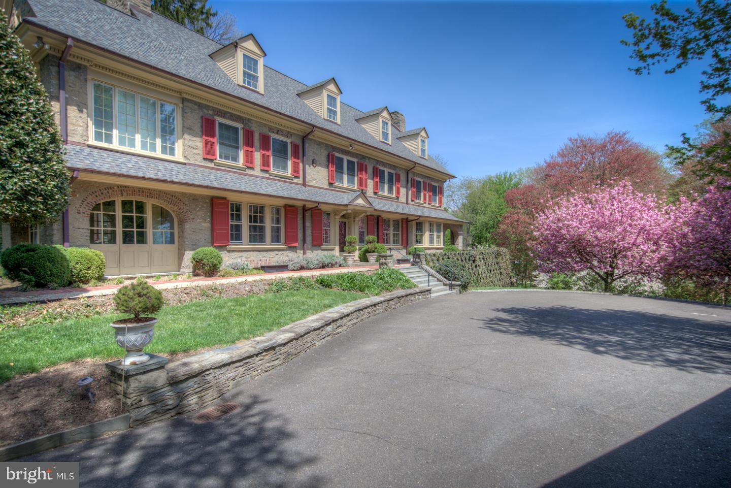 CHESTNUT HILL - Residential