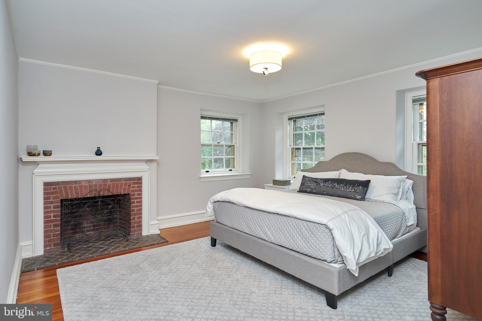 CHESTNUT HILL - Residential