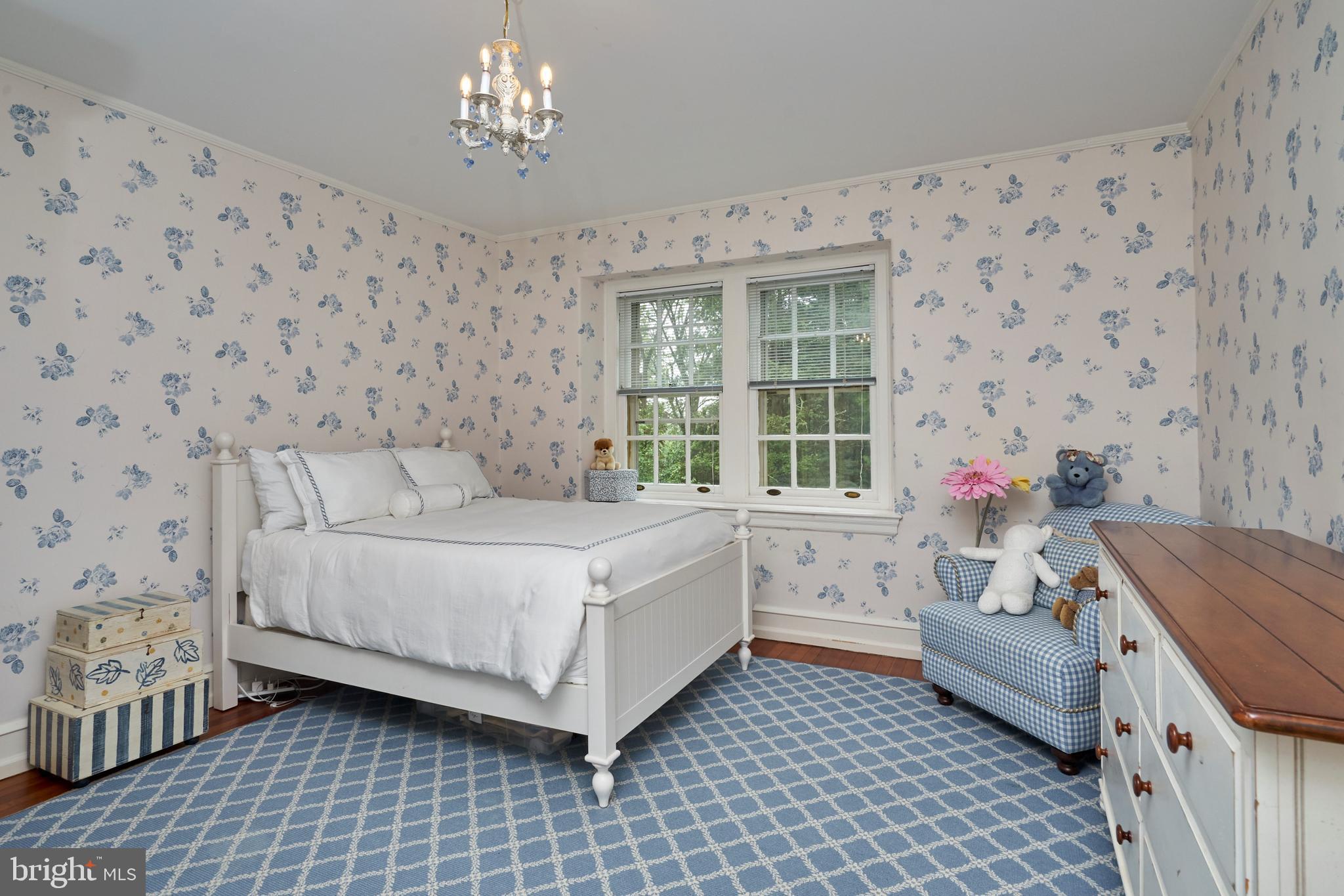 CHESTNUT HILL - Residential