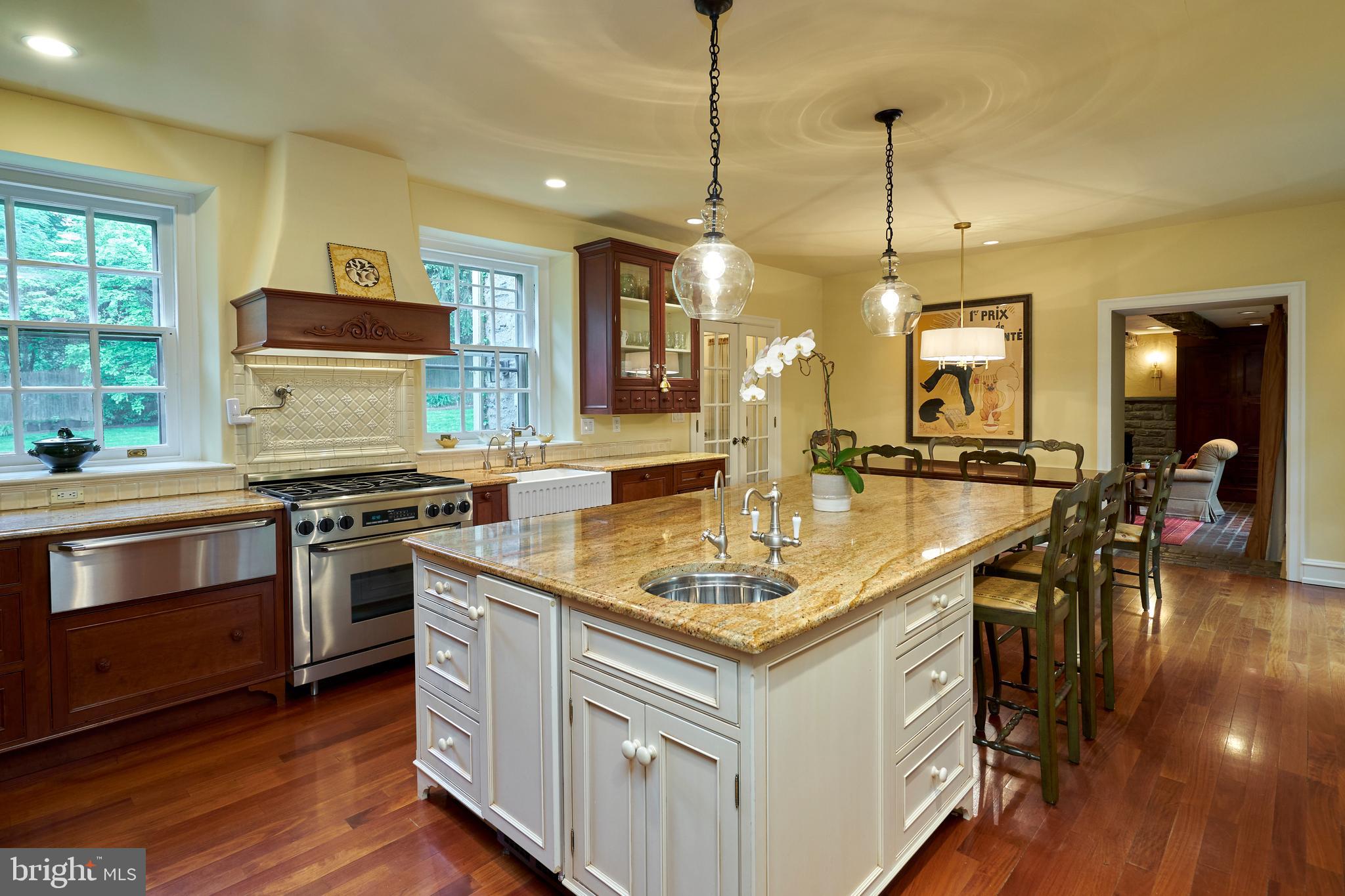 CHESTNUT HILL - Residential