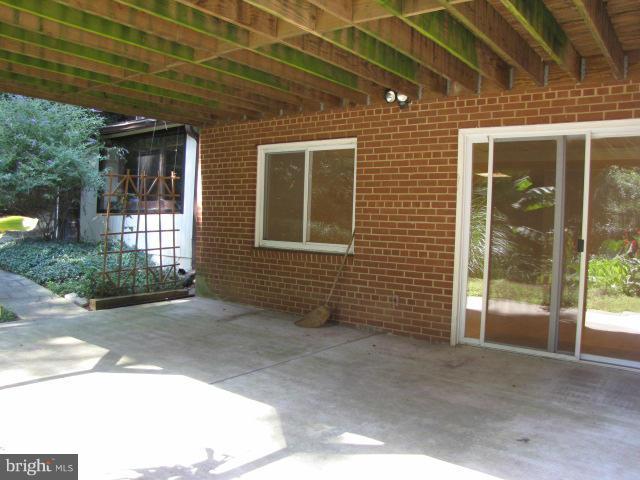 CONGRESSIONAL COUNTRY CLUB ESTATES - Residential Lease