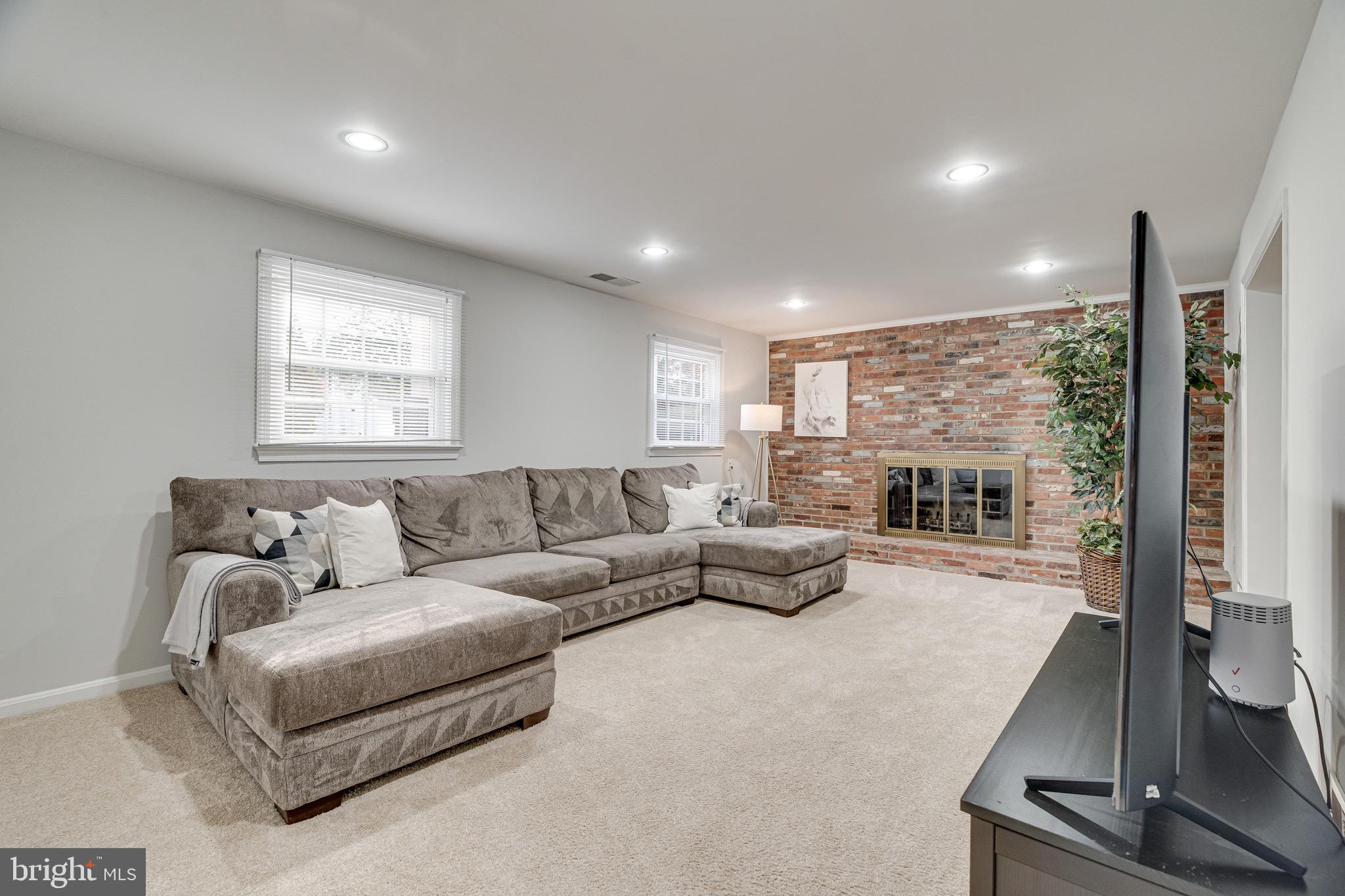 WESTBURY HEIGHTS - Residential