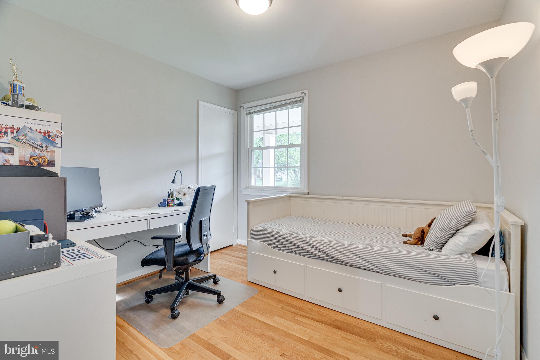 WESTBURY HEIGHTS - Residential