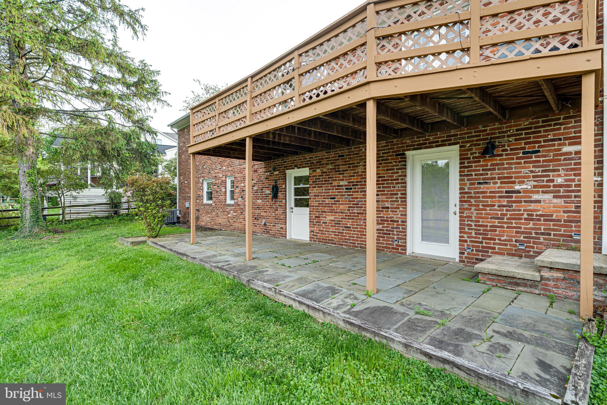 WESTBURY HEIGHTS - Residential