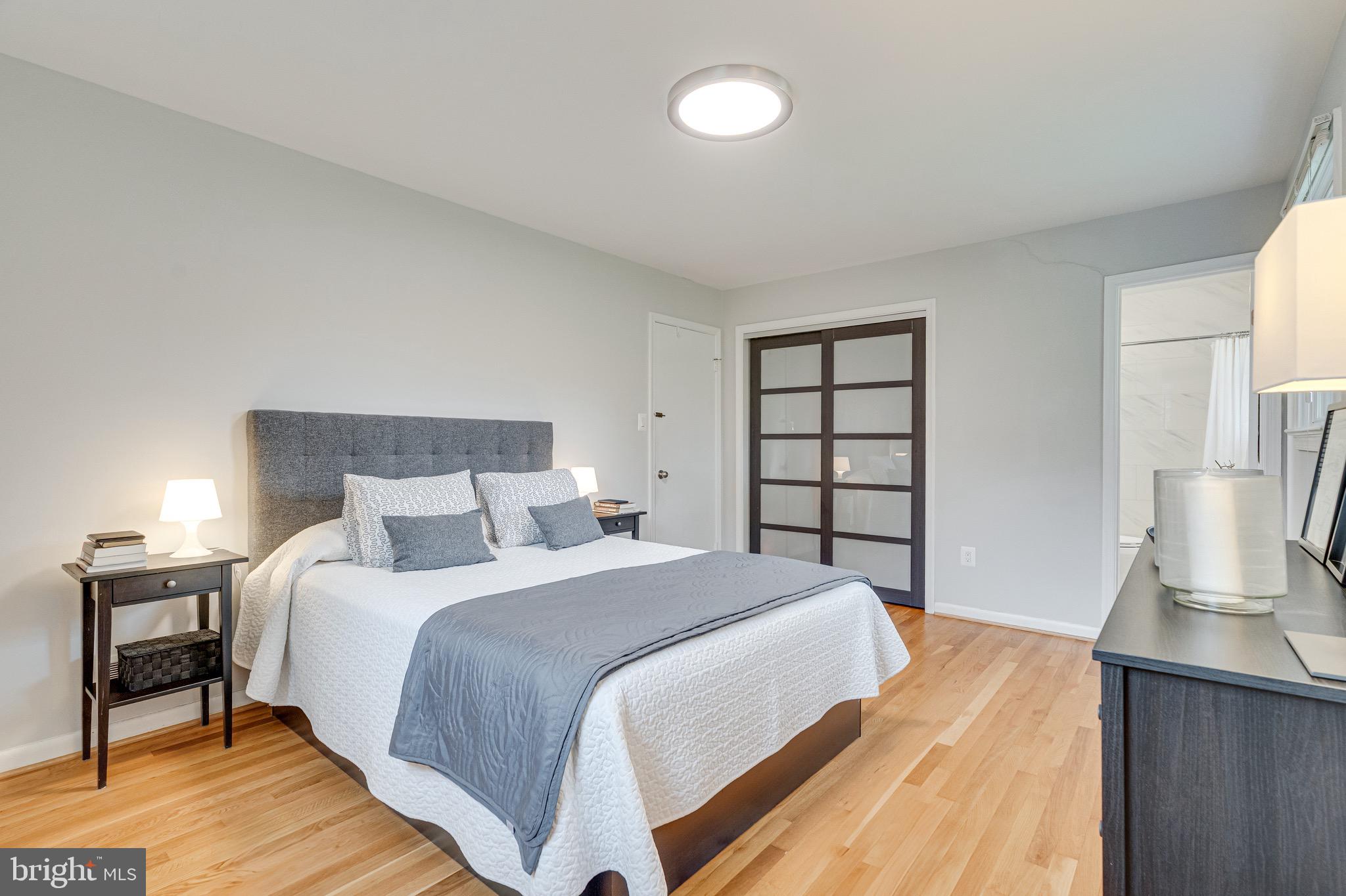 WESTBURY HEIGHTS - Residential