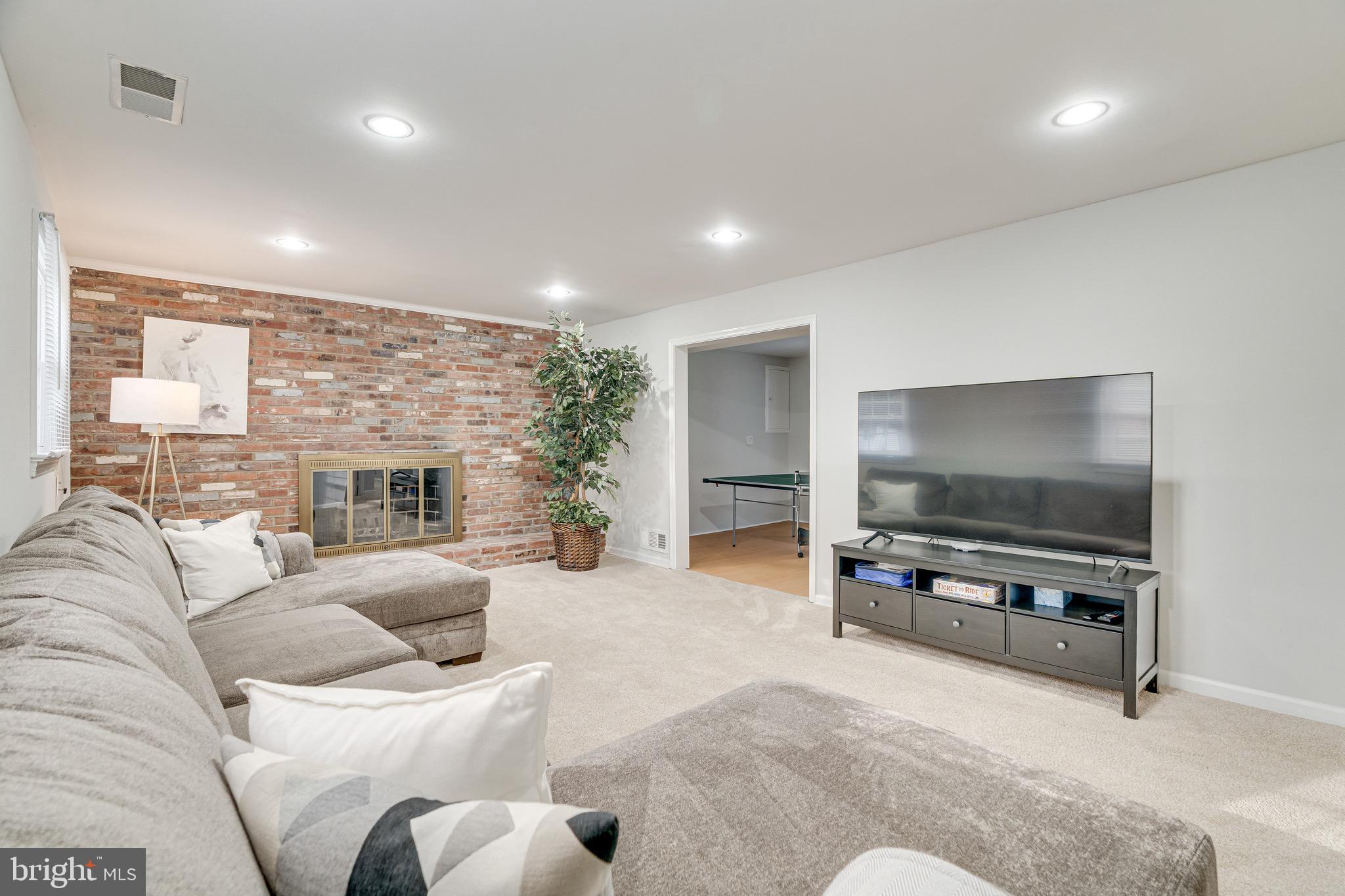 WESTBURY HEIGHTS - Residential