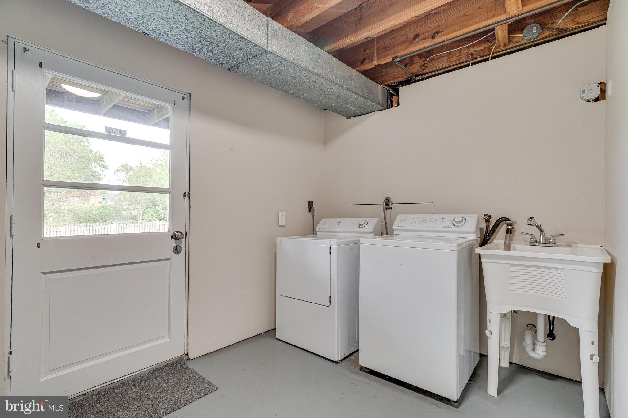 WESTBURY HEIGHTS - Residential