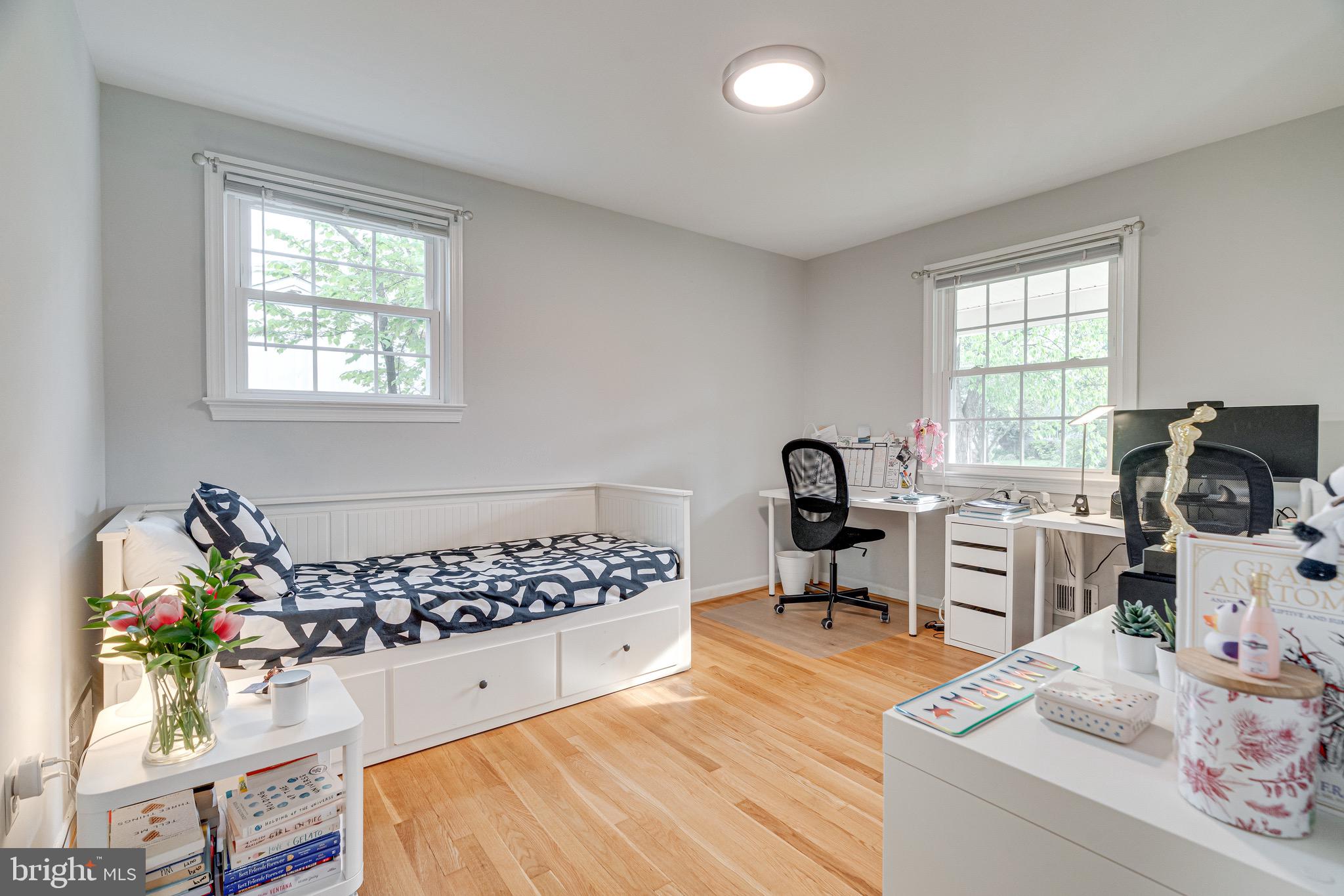 WESTBURY HEIGHTS - Residential