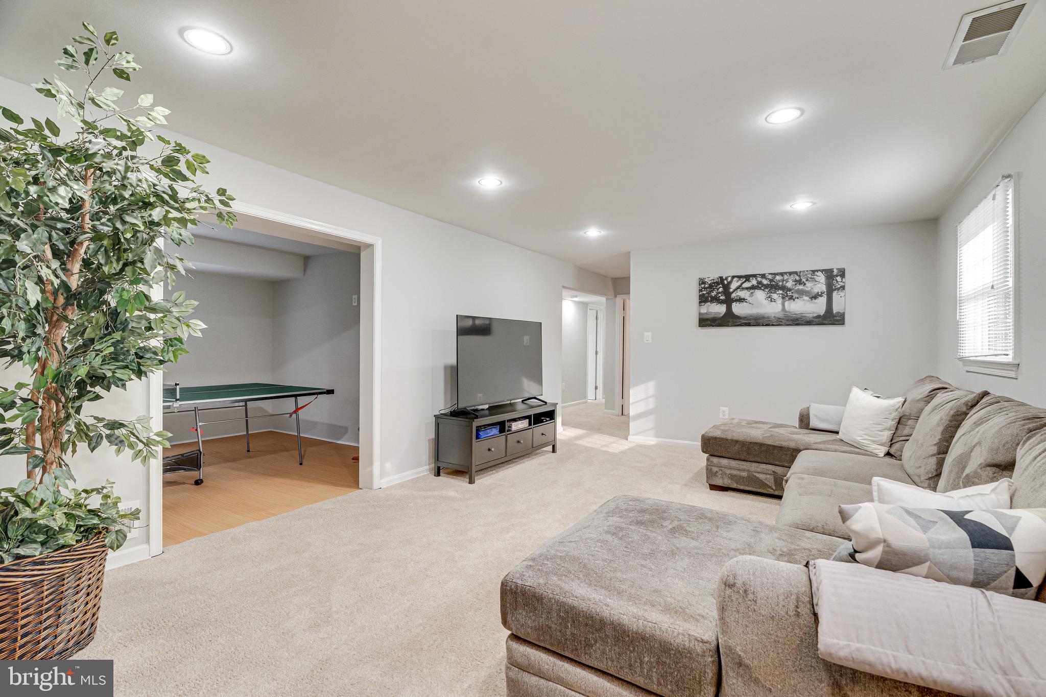 WESTBURY HEIGHTS - Residential