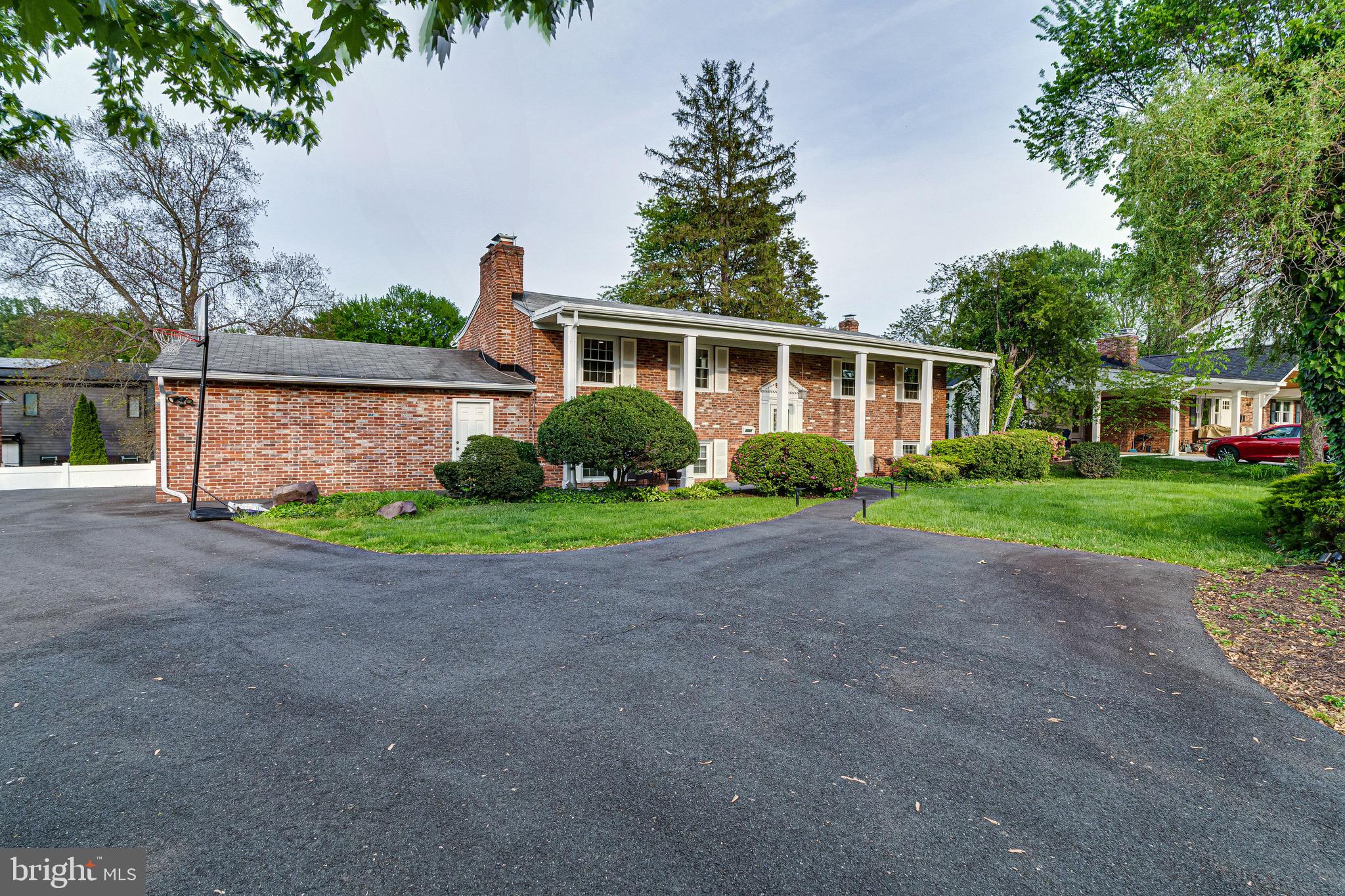 WESTBURY HEIGHTS - Residential