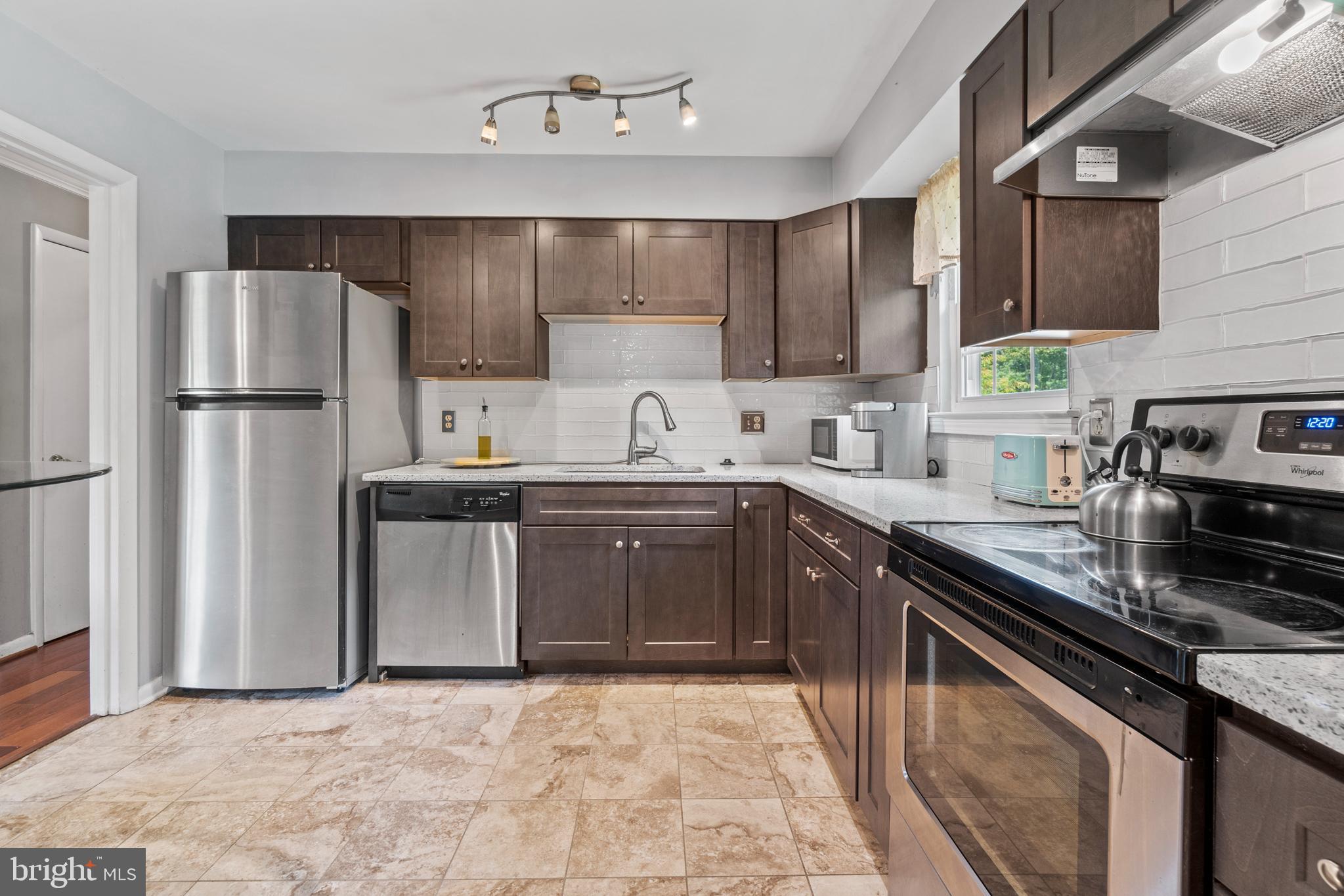 DALE CITY - Residential