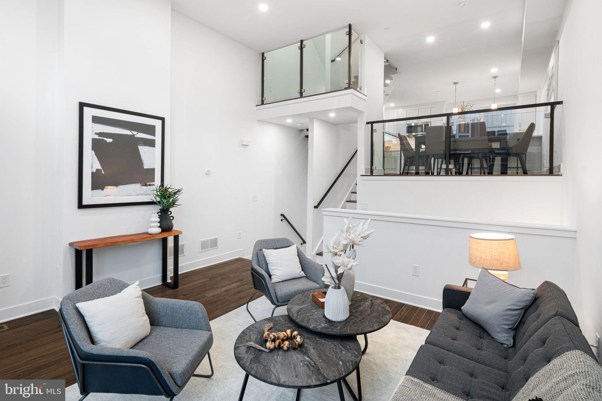 1327 S CAPITOL STREET