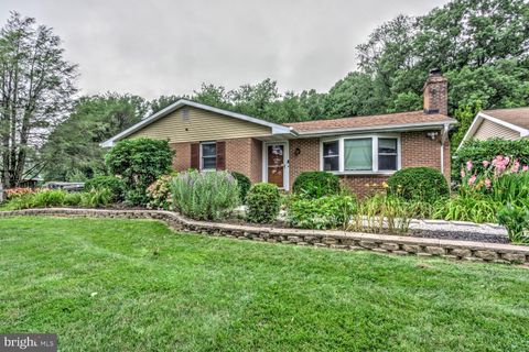 Photo of 5803 Lincoln Highway, Gap, PA 17527 (MLS # PALA2054436)