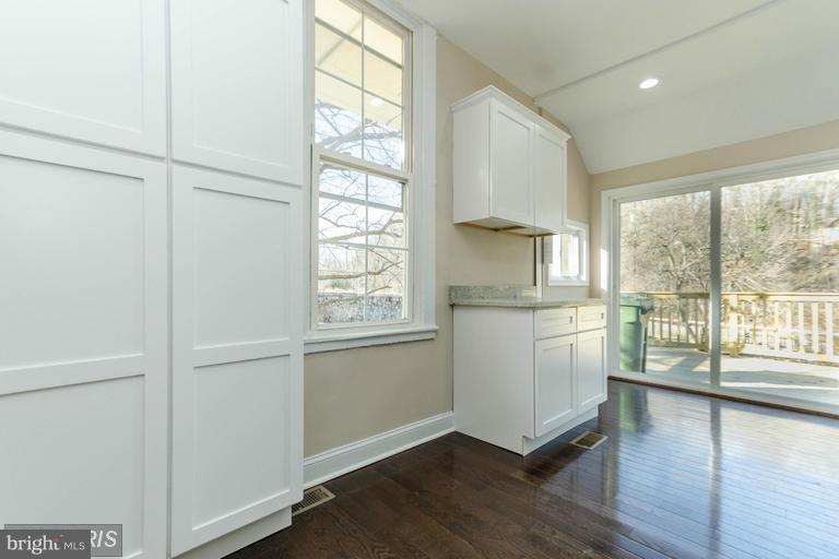 MOUNT WASHINGTON - Residential Lease