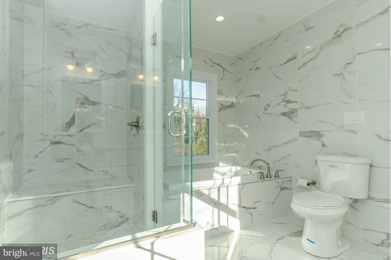 MOUNT WASHINGTON - Residential Lease