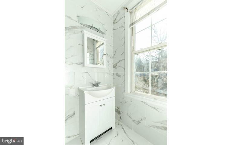 MOUNT WASHINGTON - Residential Lease