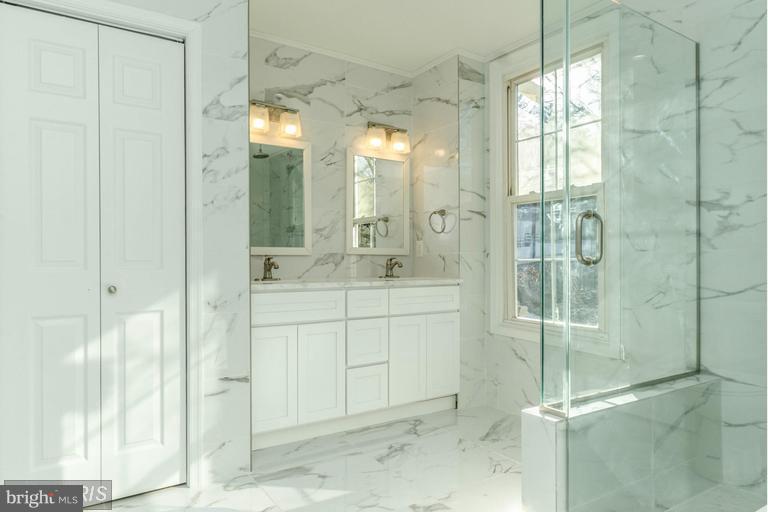 MOUNT WASHINGTON - Residential Lease