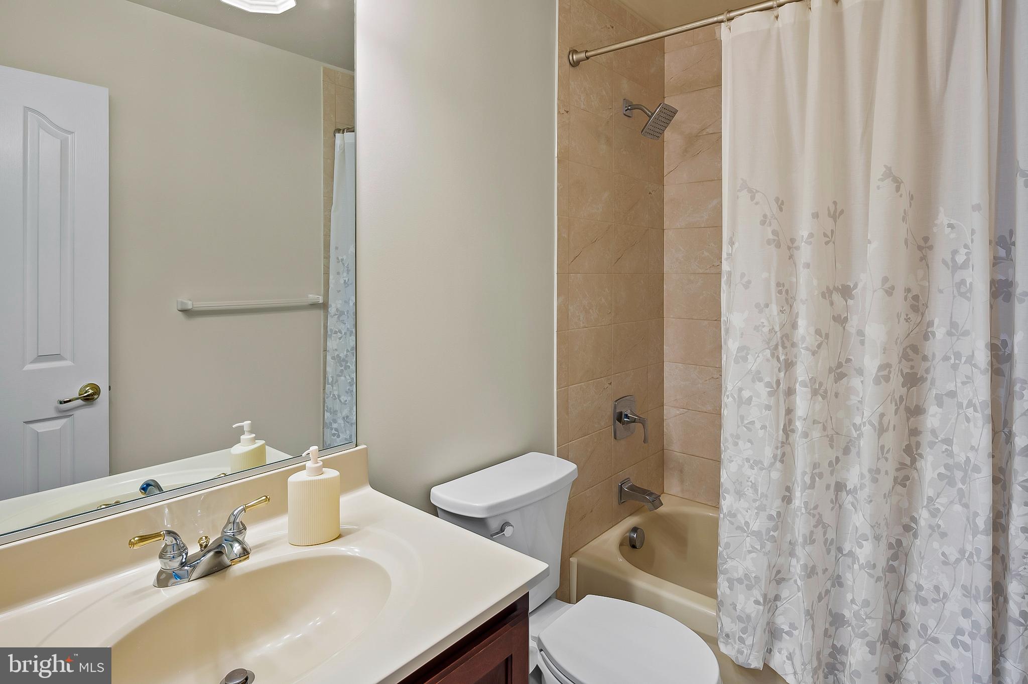 AMBER MEADOWS - Residential