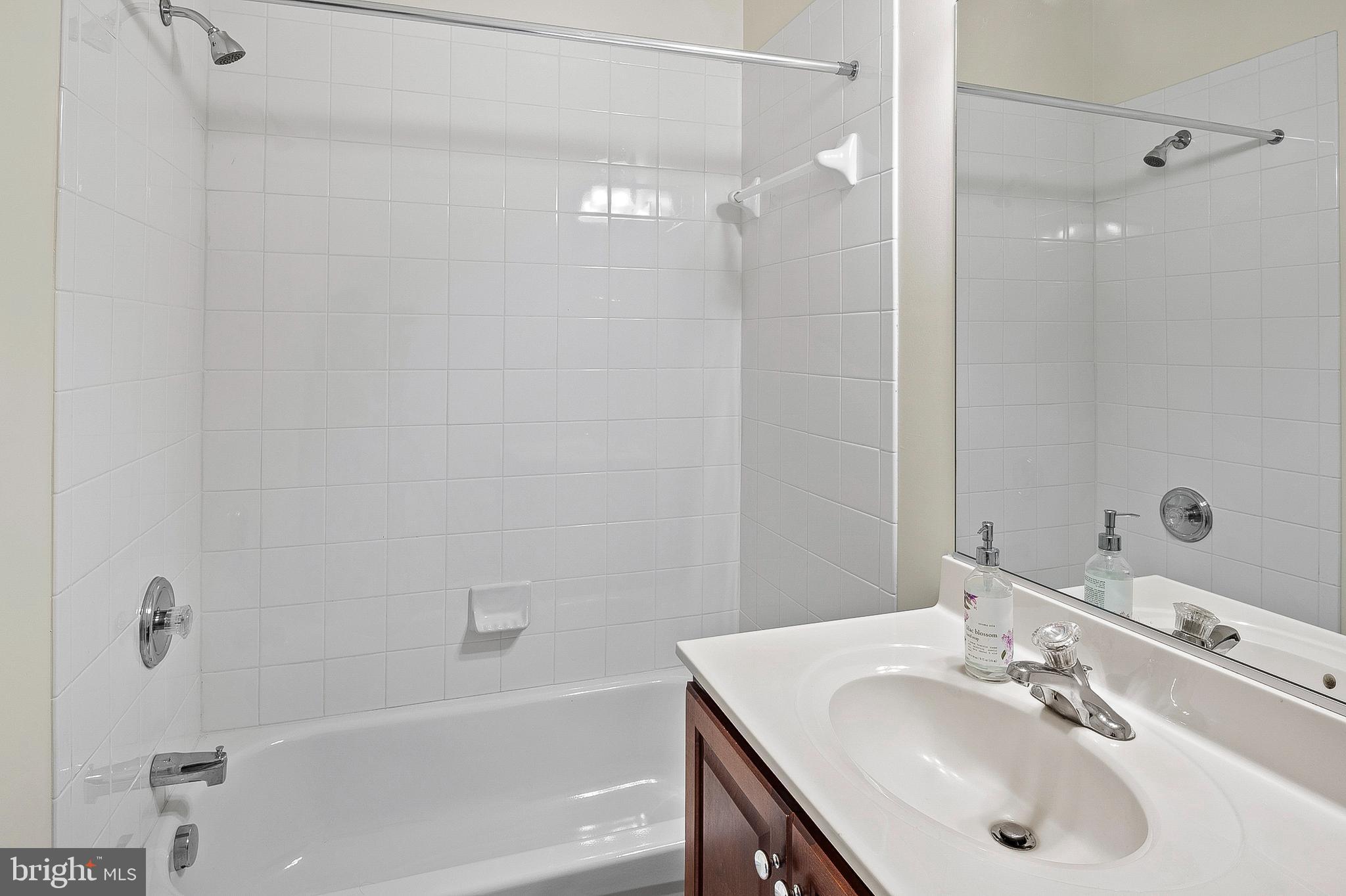 AMBER MEADOWS - Residential