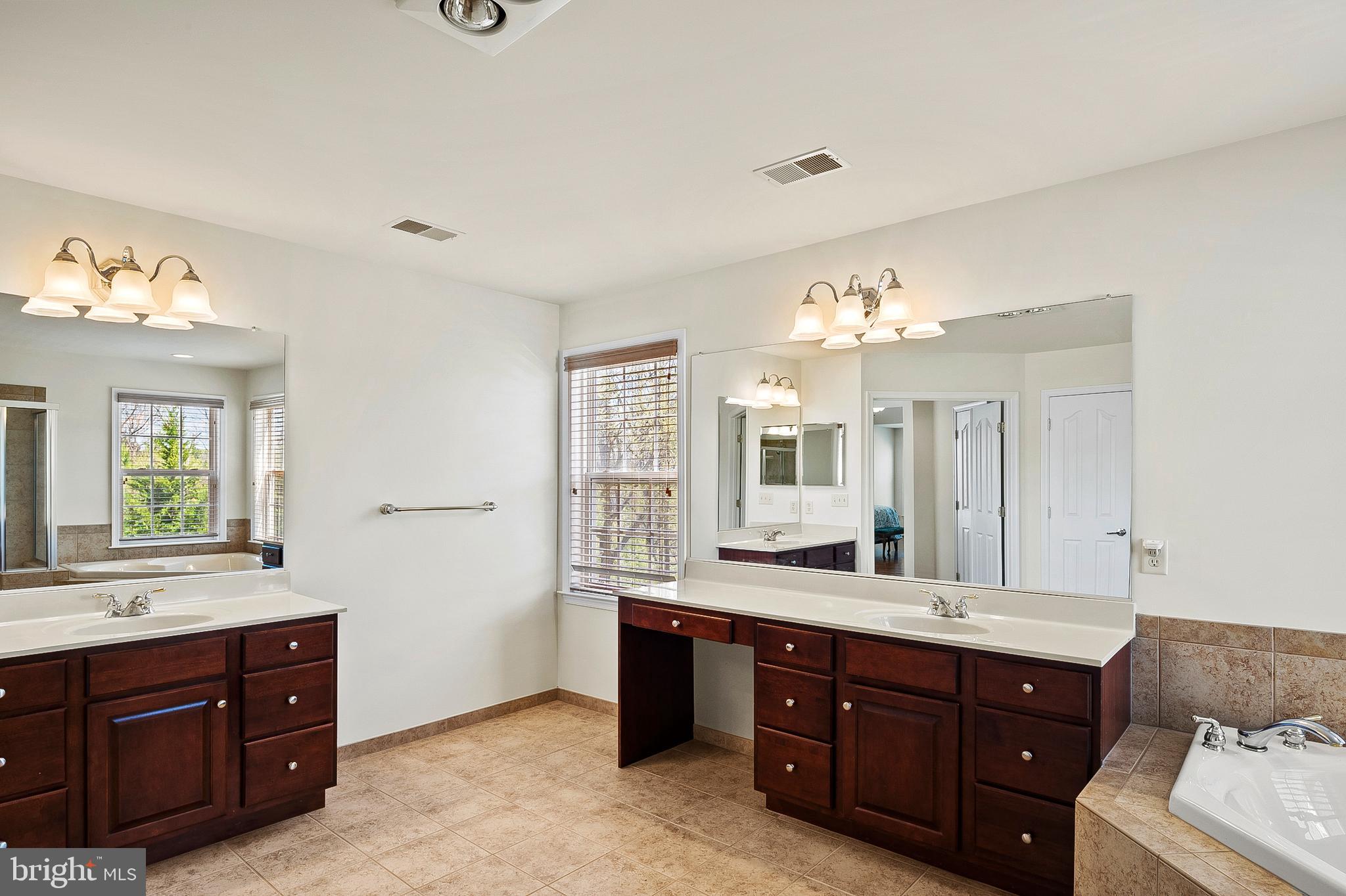 AMBER MEADOWS - Residential