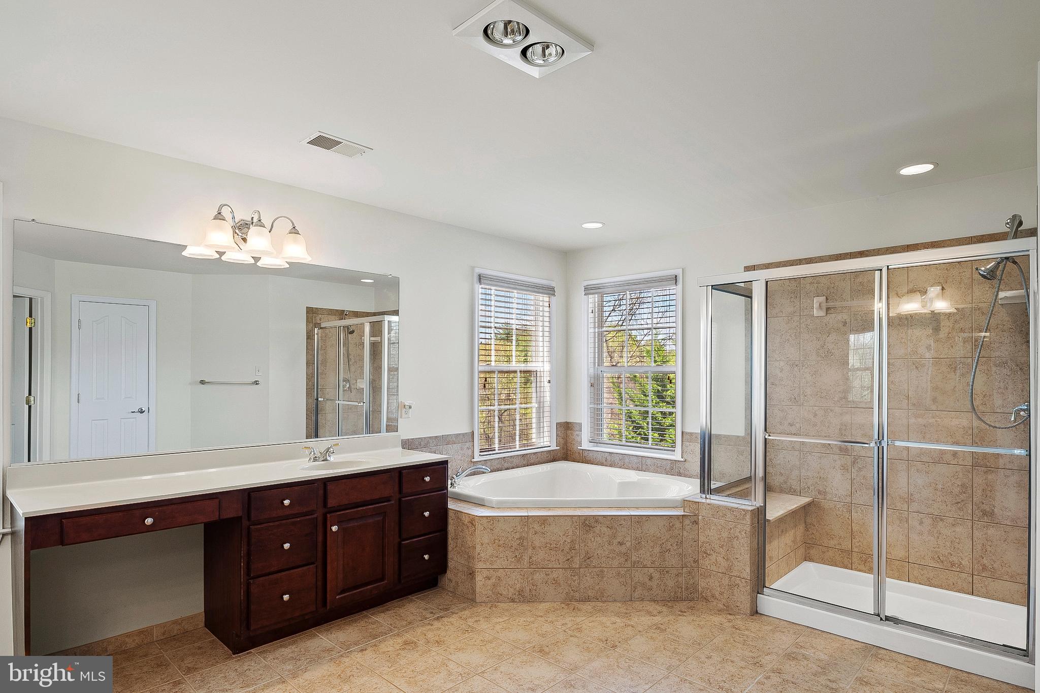 AMBER MEADOWS - Residential