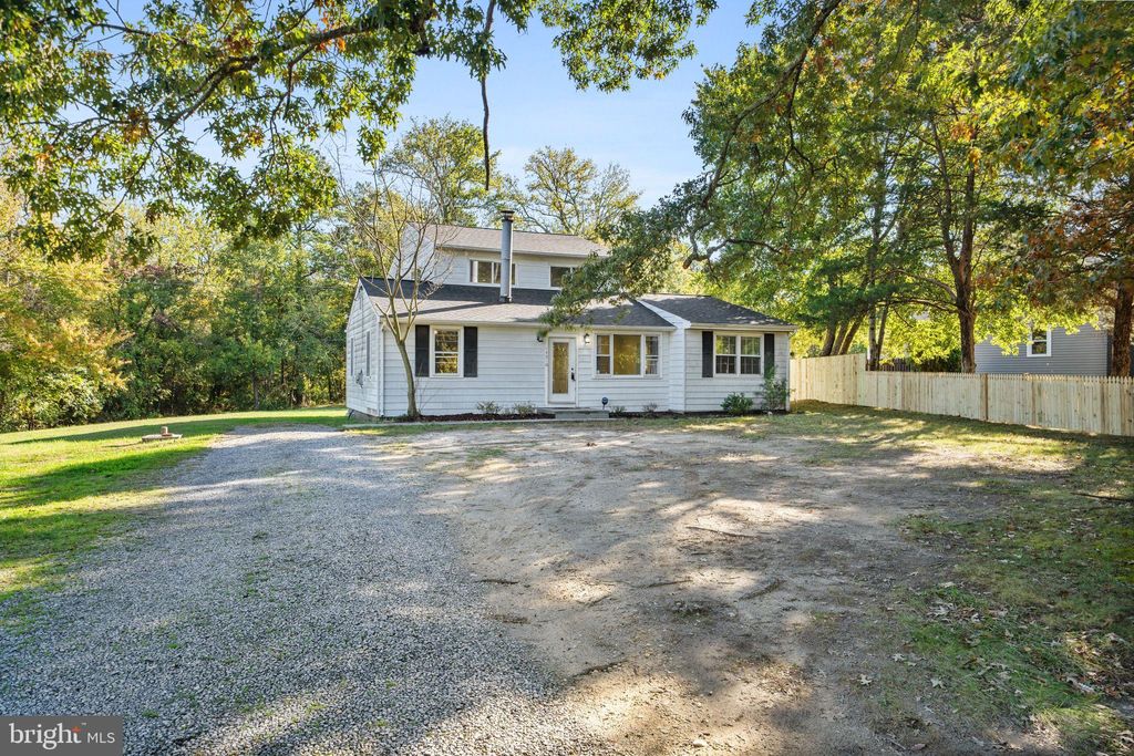 Photo of 14010 S Springfield Road, BRANDYWINE, MD 20613 (MLS # MDPG2179898)