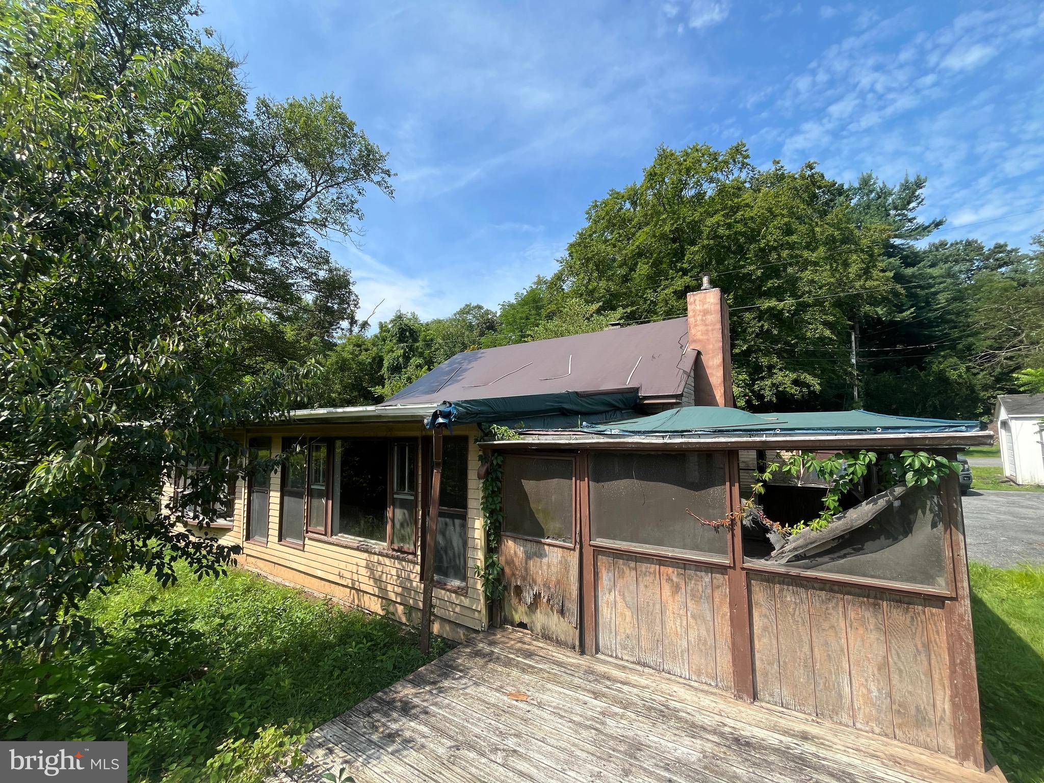 876 CARDINAL LANE
