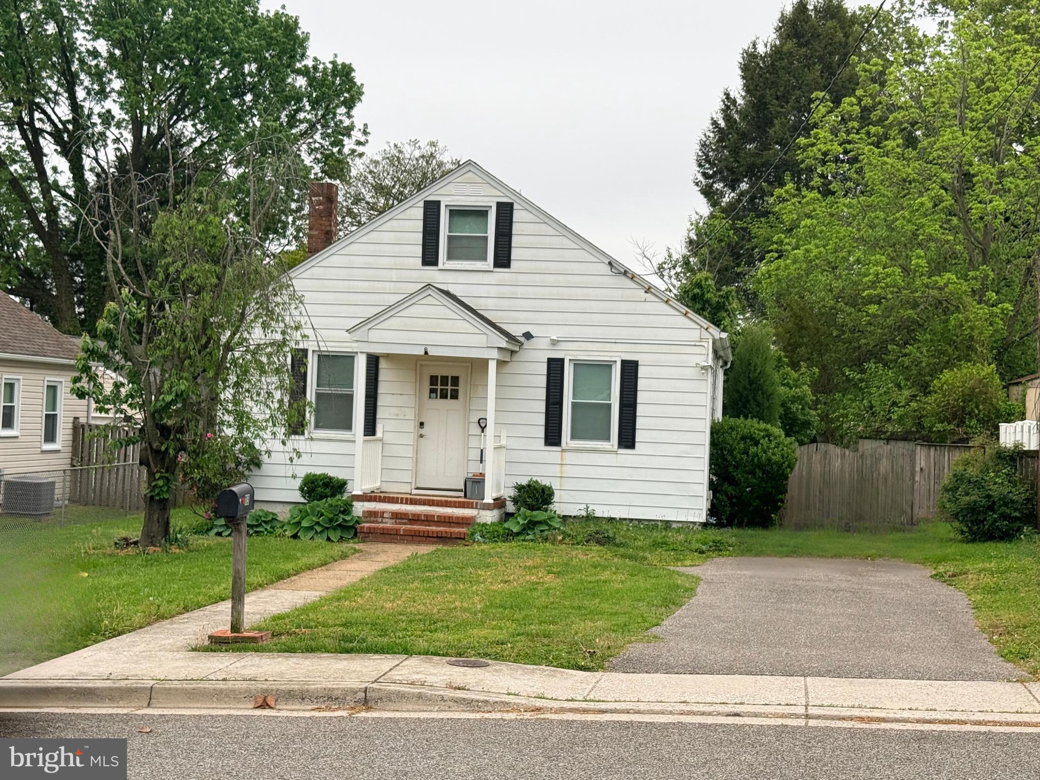 CROMWELL MANOR - Residential