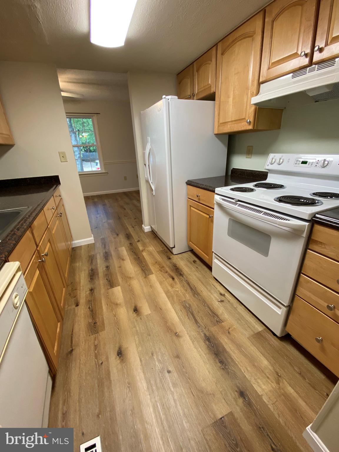 MAGOTHY ESTATES - Residential Lease