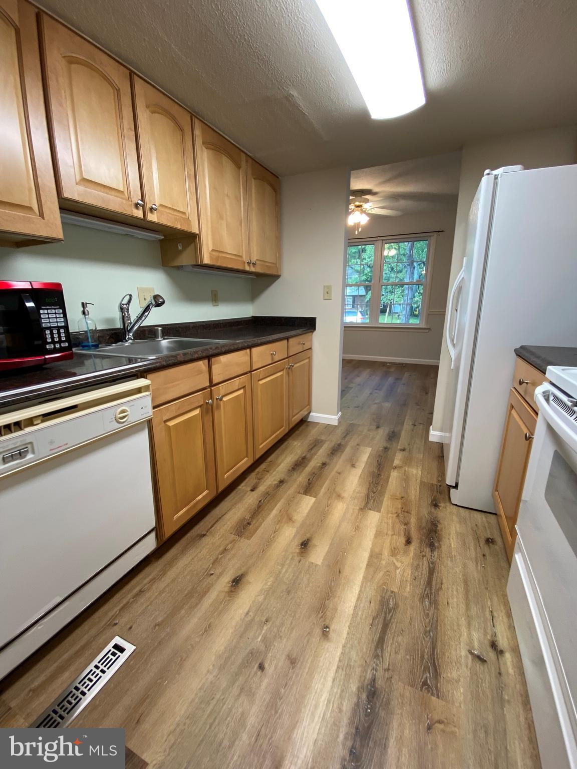 MAGOTHY ESTATES - Residential Lease