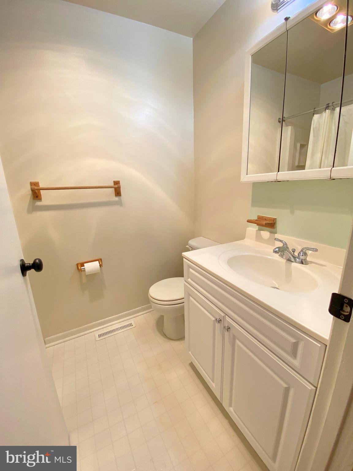 MAGOTHY ESTATES - Residential Lease