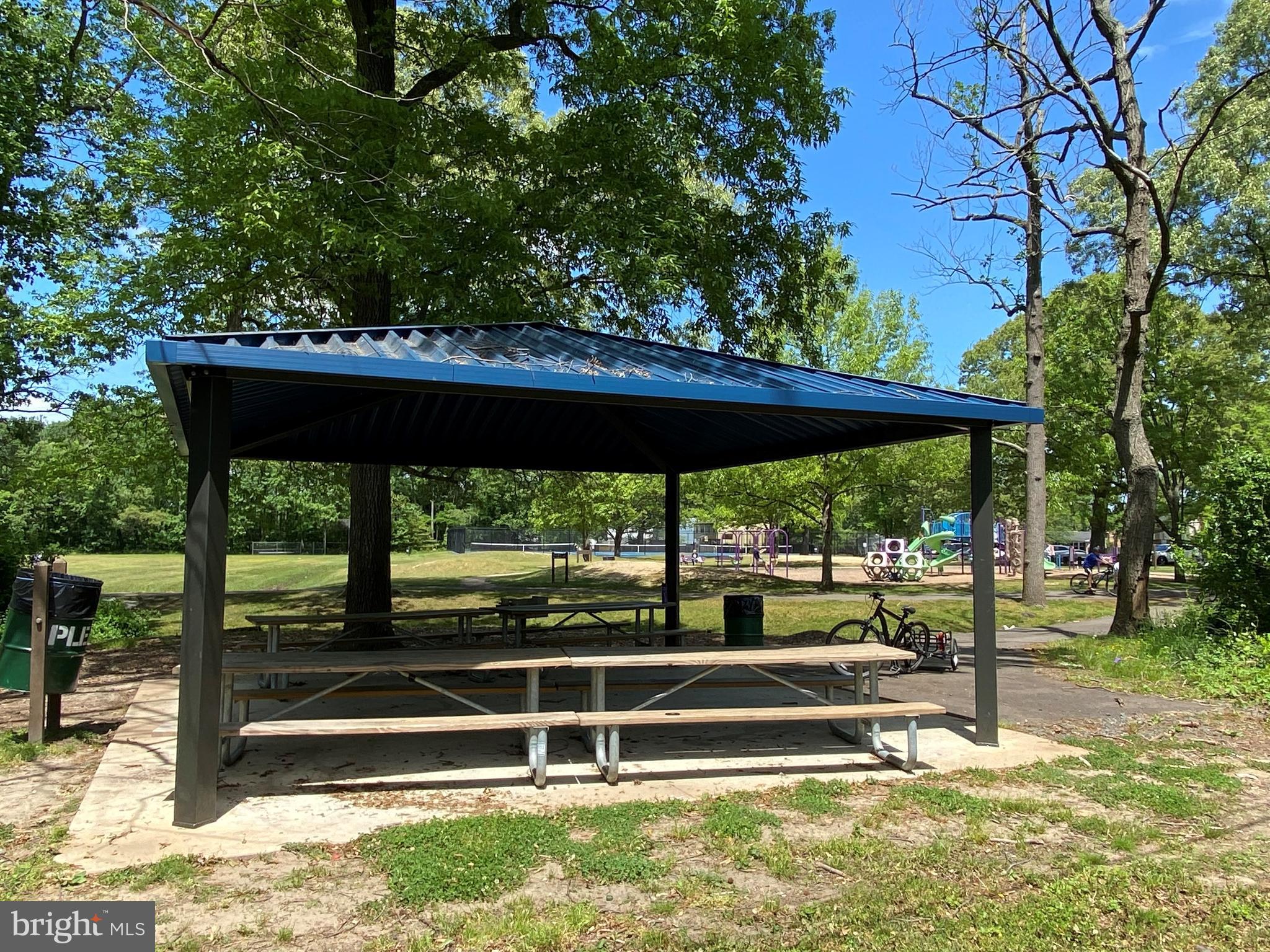 MAGOTHY ESTATES - Residential Lease