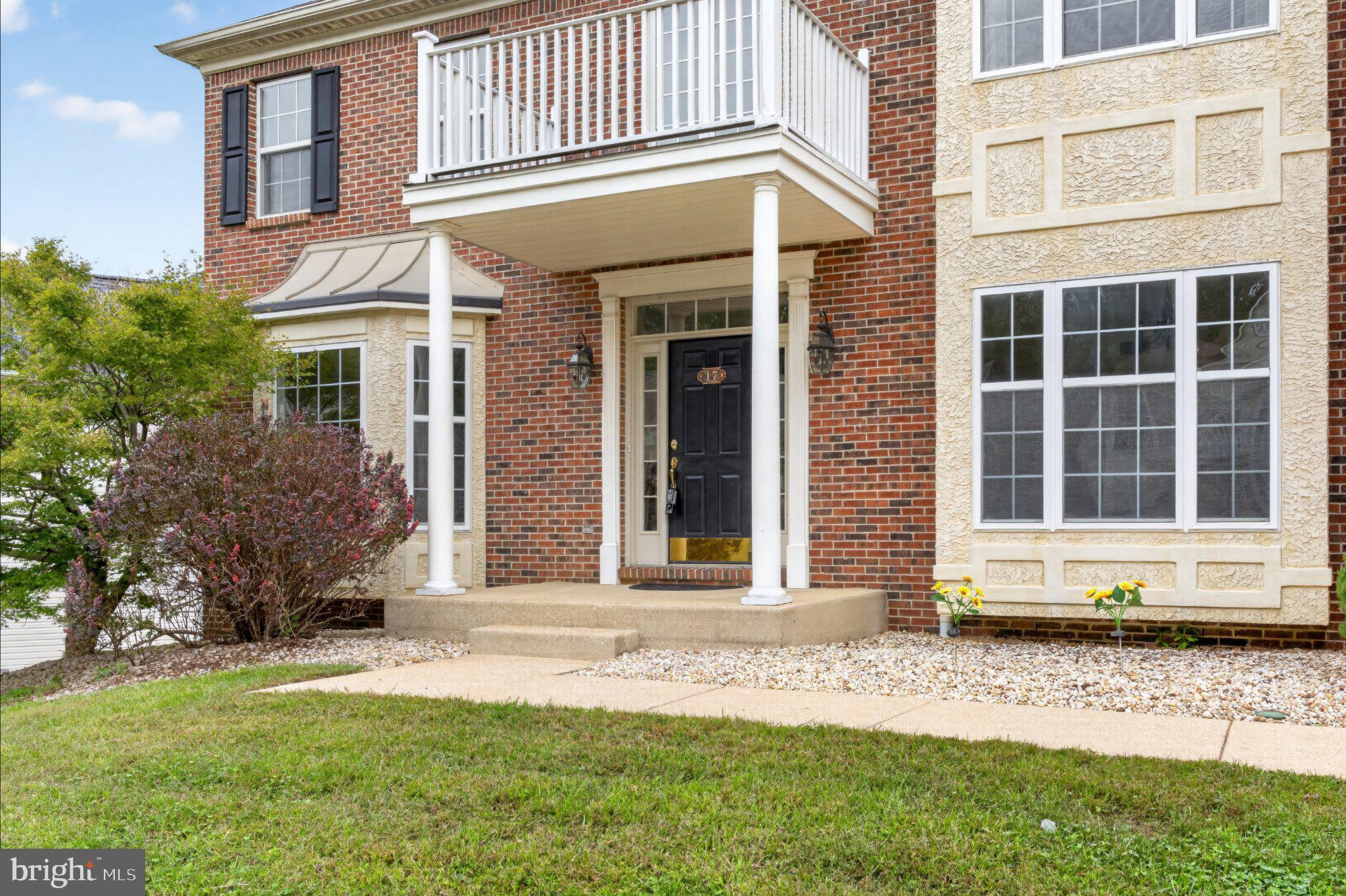 17 BLACKBIRD COURT