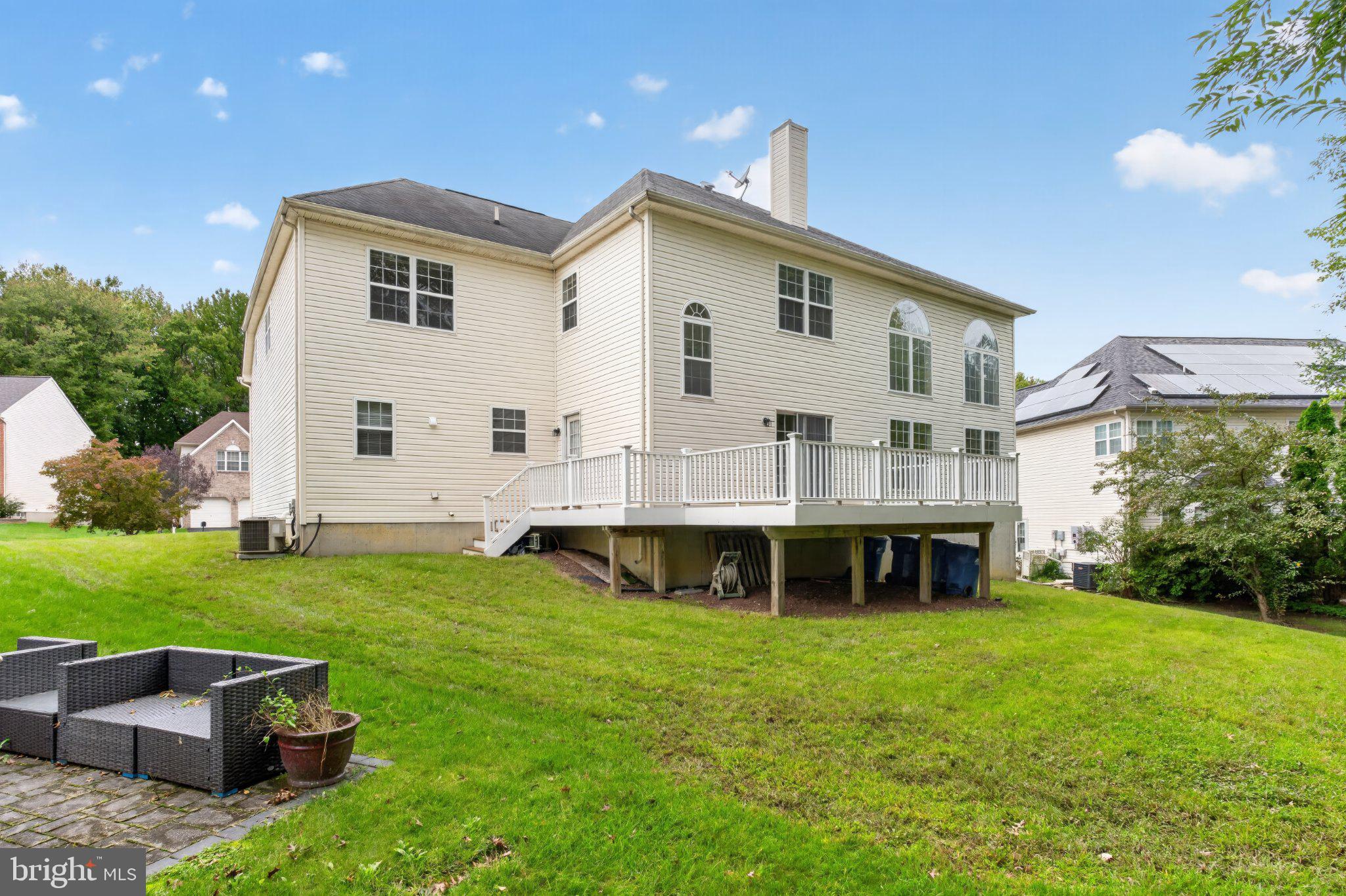 17 BLACKBIRD COURT