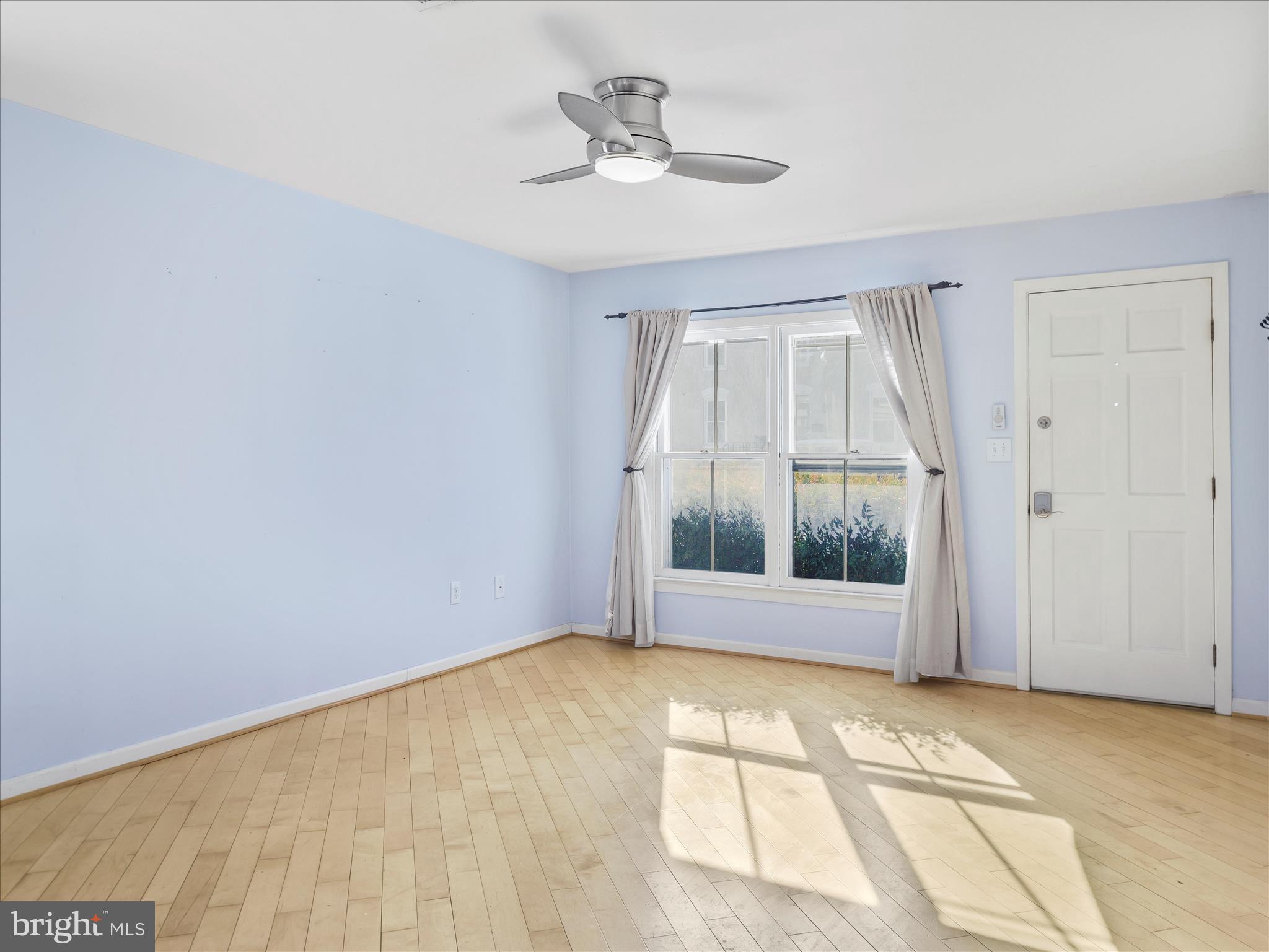 8TH STREET MEWS - Residential