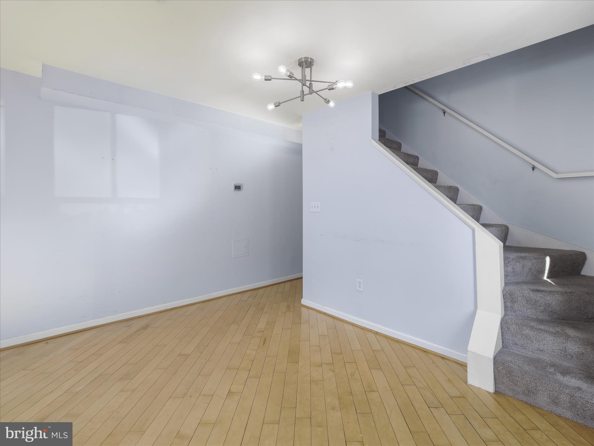 8TH STREET MEWS - Residential