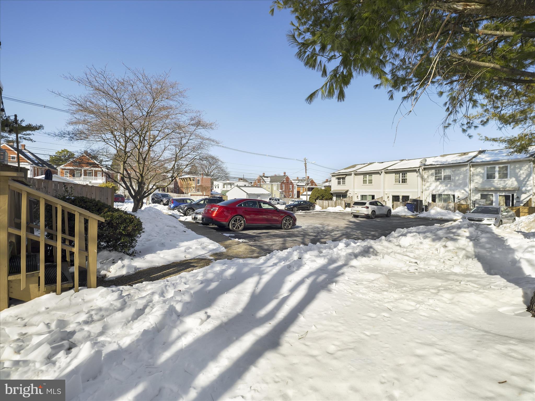 8TH STREET MEWS - Residential