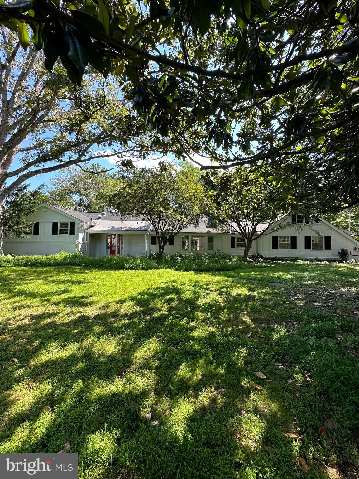 CLEARVIEW MANOR - Residential