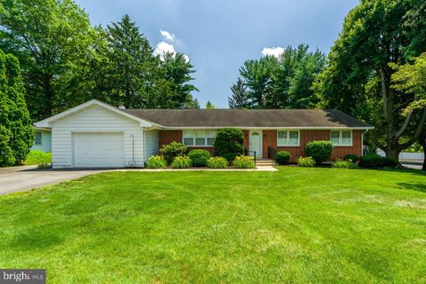 Photo of 180 W Charlotte Street, MILLERSVILLE, PA 17551 (MLS # PALA2071936)