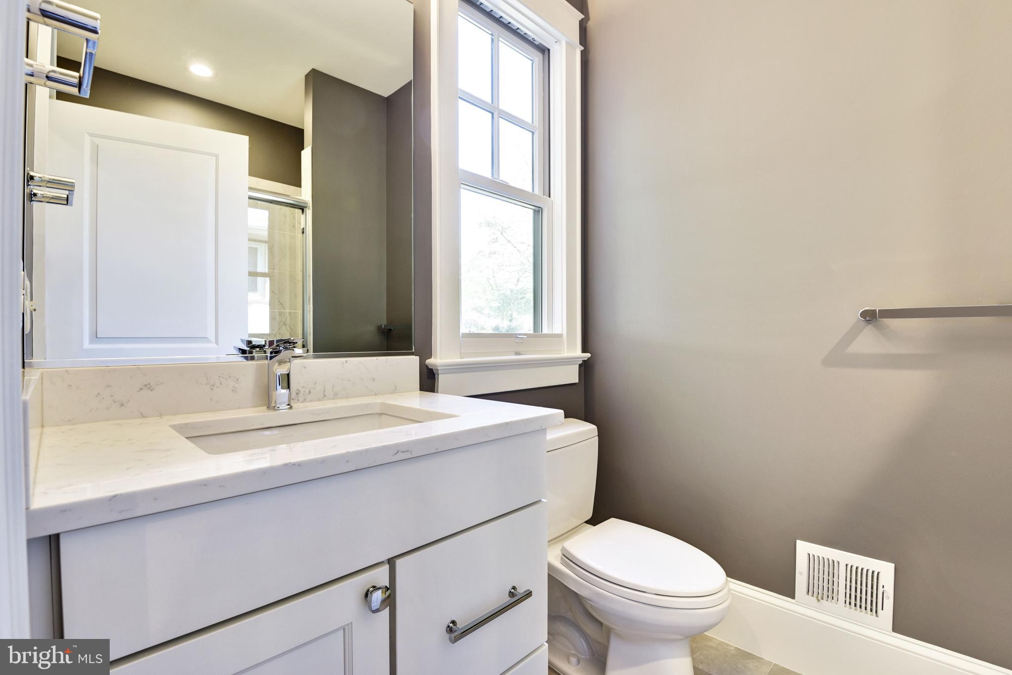 LEE LEXINGTON - Residential