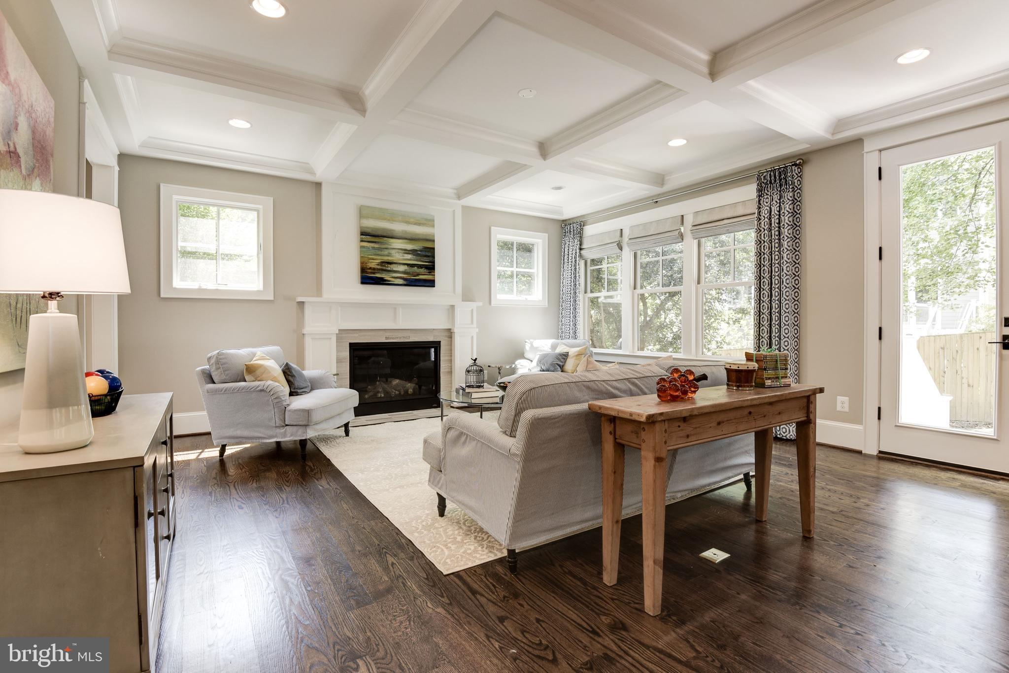 LEE LEXINGTON - Residential