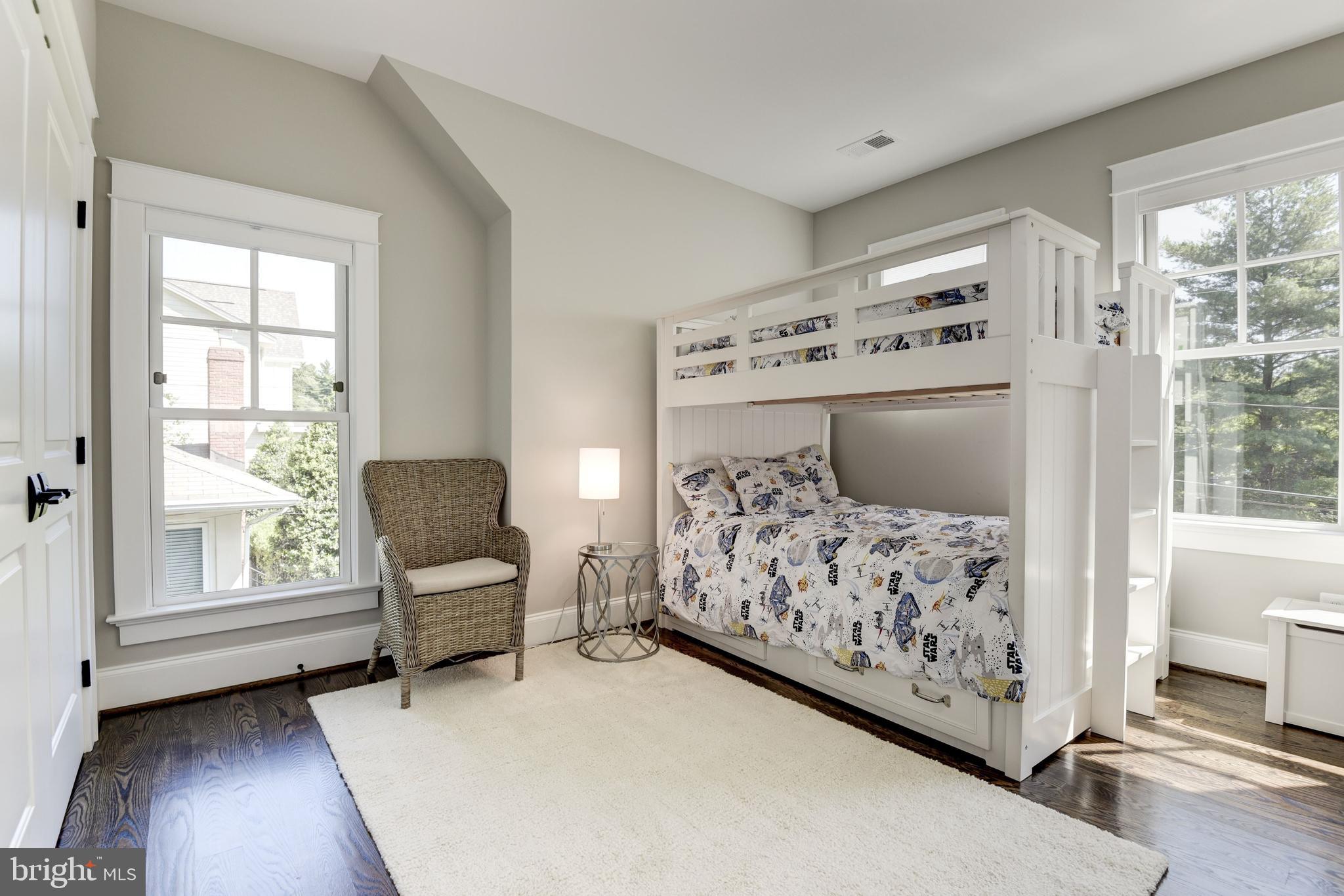 LEE LEXINGTON - Residential