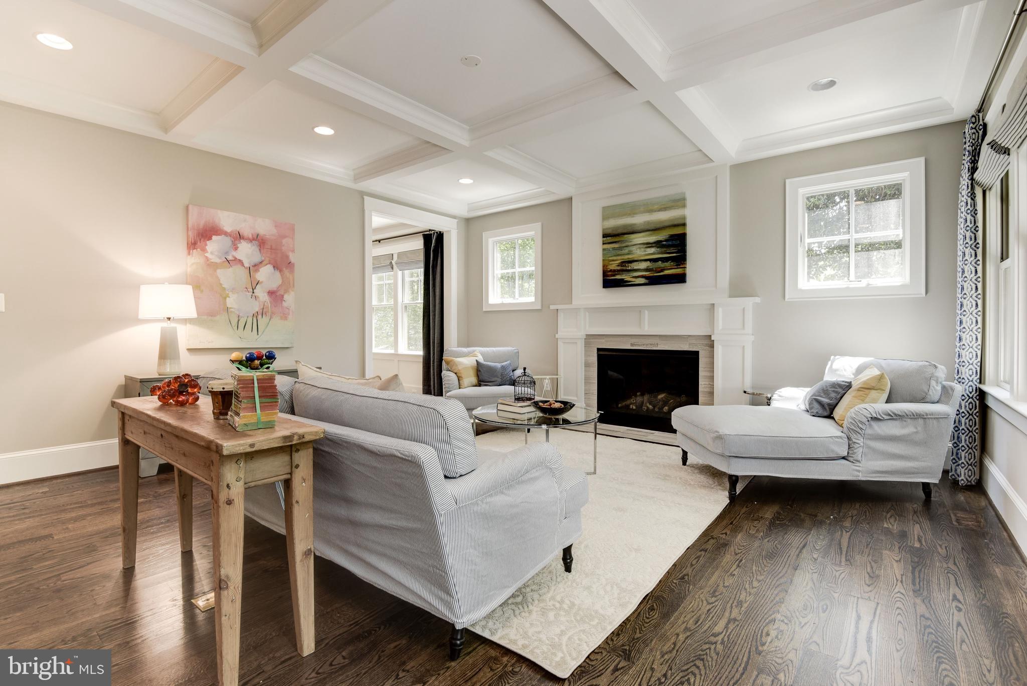 LEE LEXINGTON - Residential