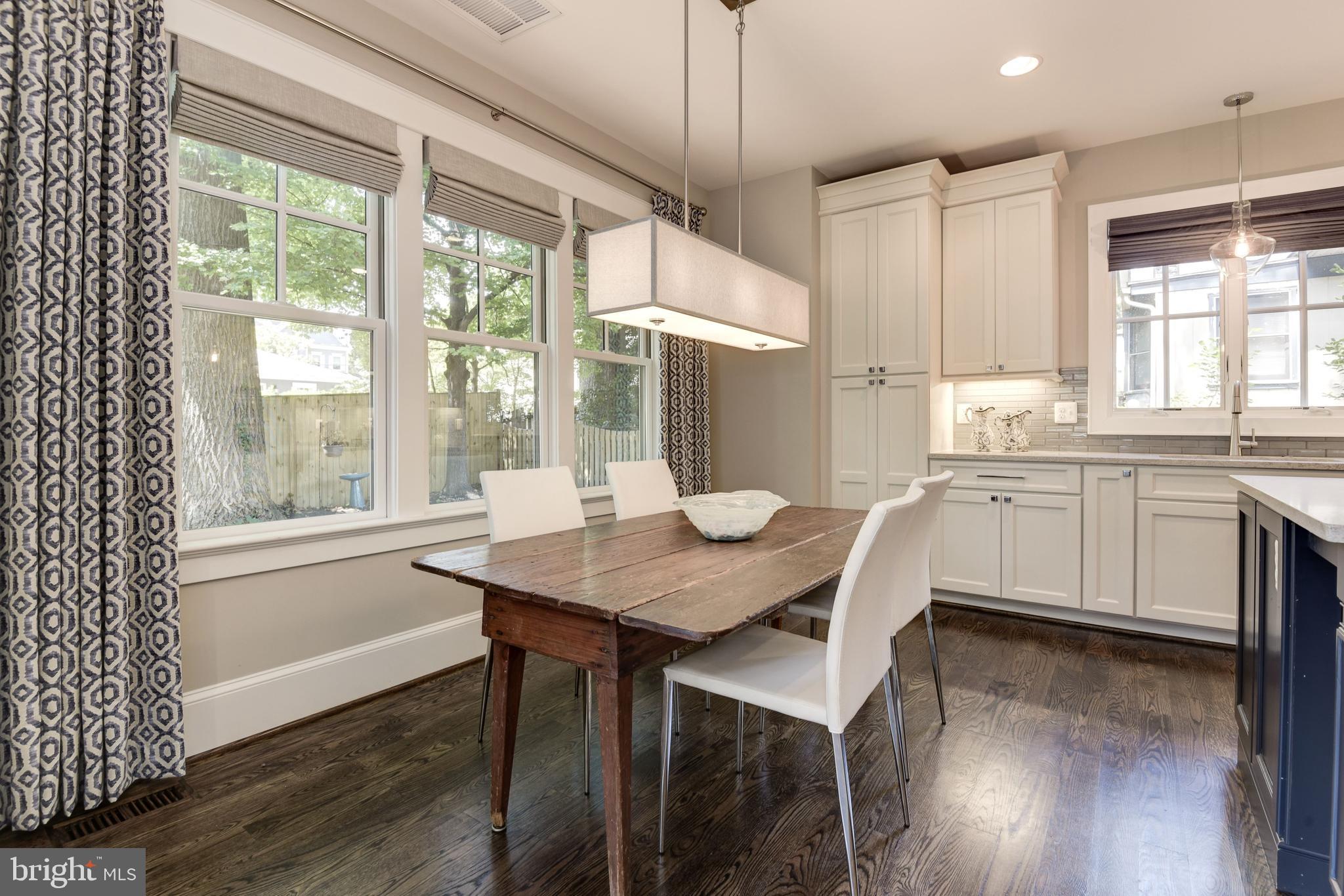 LEE LEXINGTON - Residential