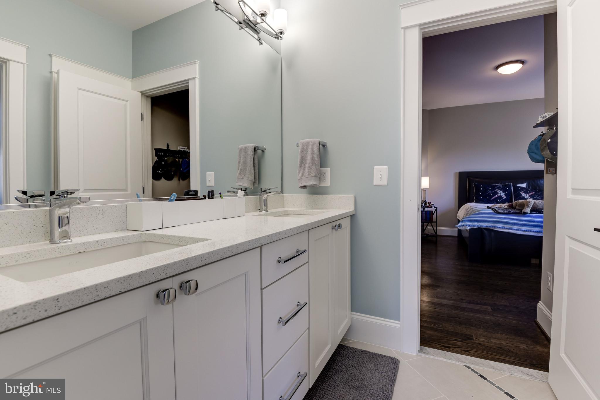 LEE LEXINGTON - Residential