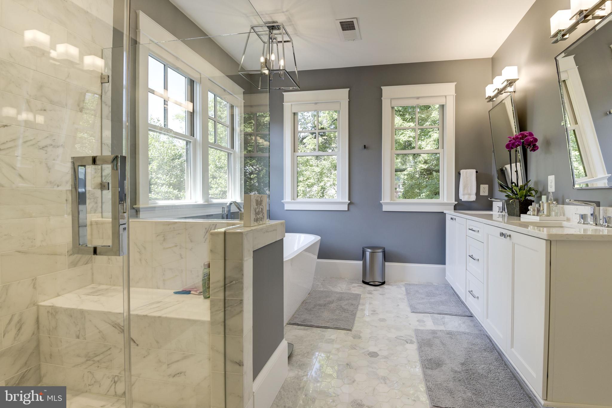 LEE LEXINGTON - Residential