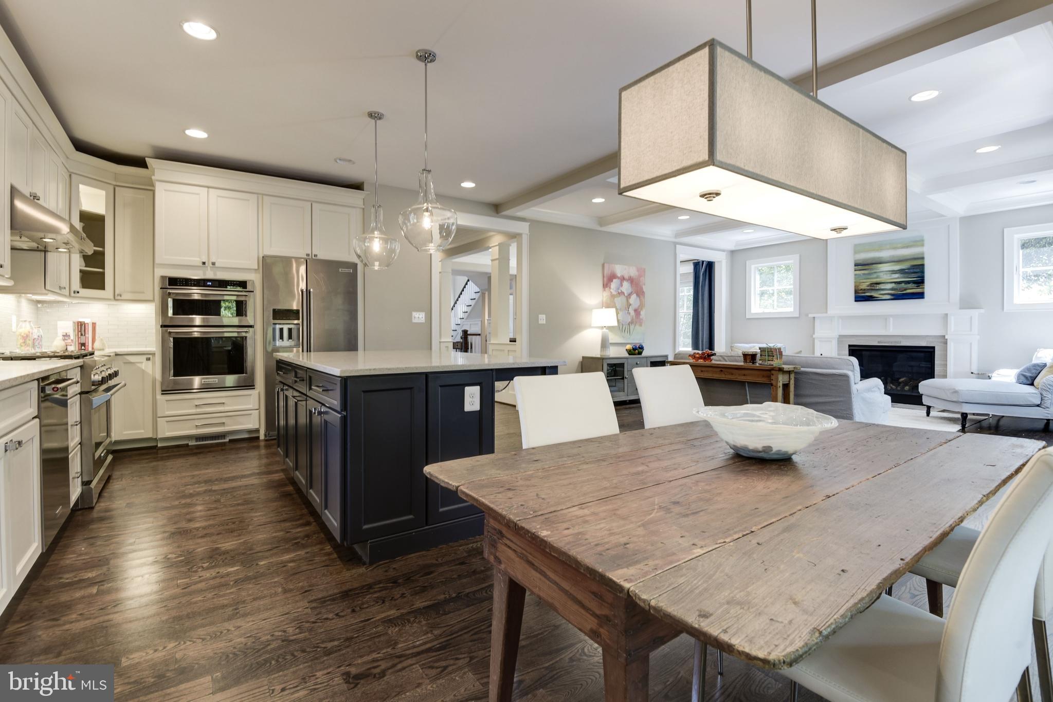 LEE LEXINGTON - Residential