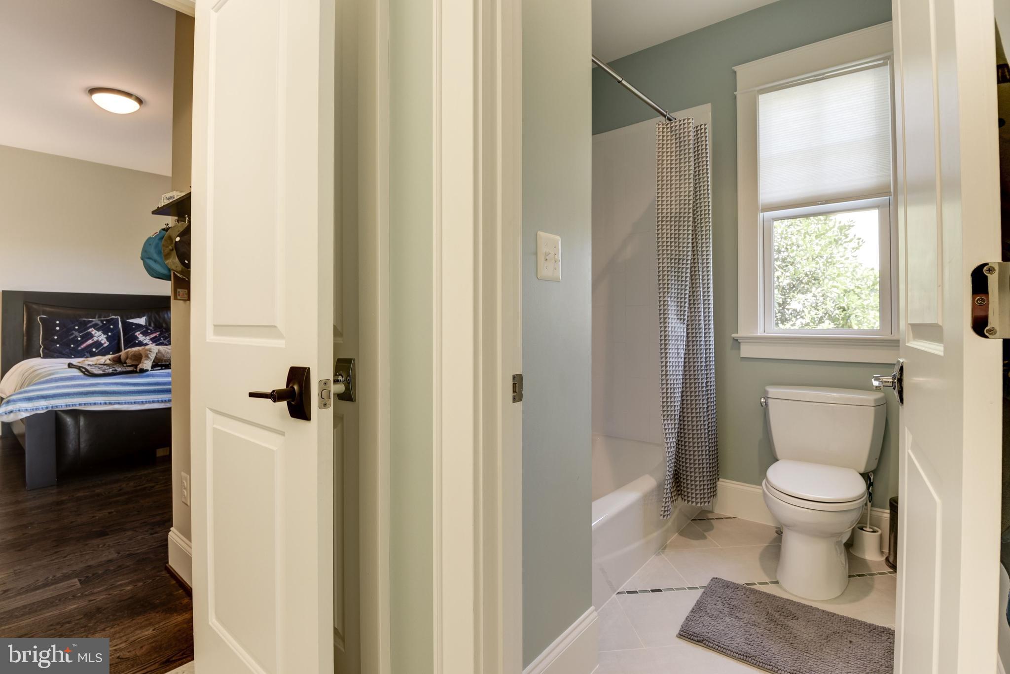 LEE LEXINGTON - Residential